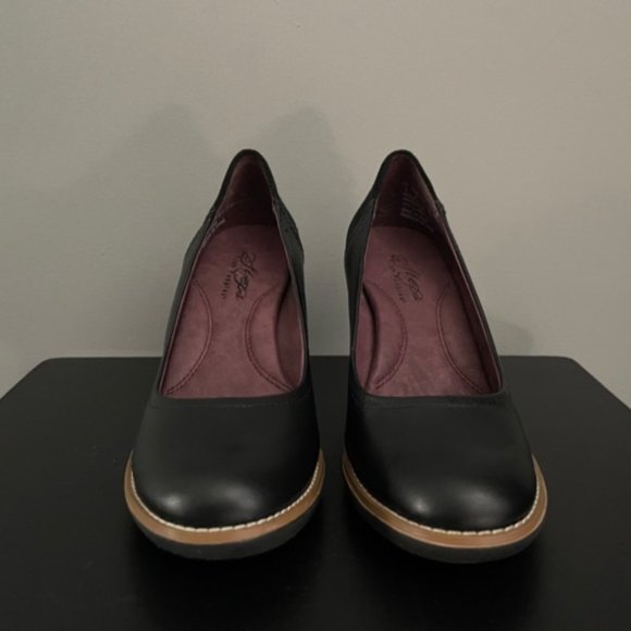 Black Leather Wedge Shoes - Picture 1 of 3